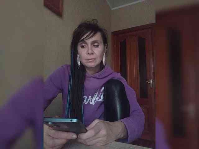 Hellenalonenochka webcam