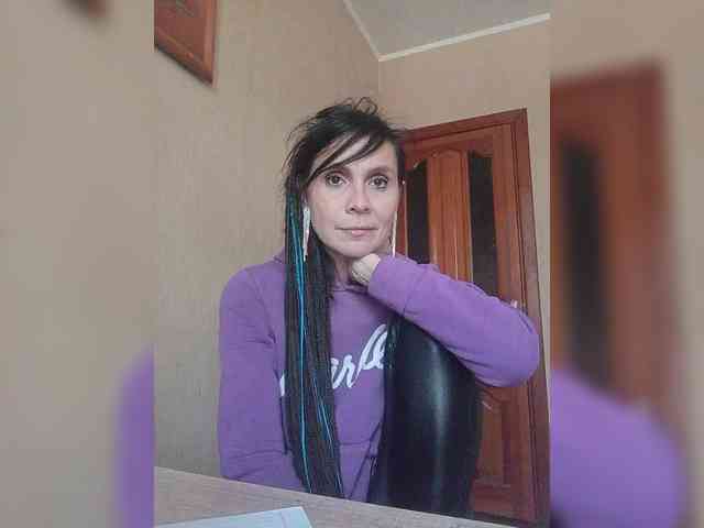 Hellenalonenochka webcam