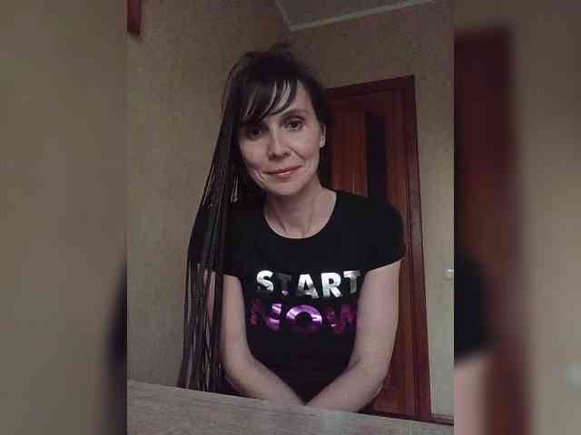 Hellenalonenochka webcam