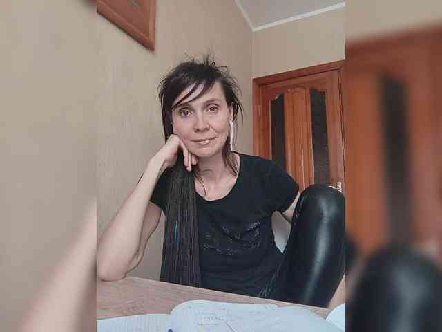 Hellenalonenochka webcam