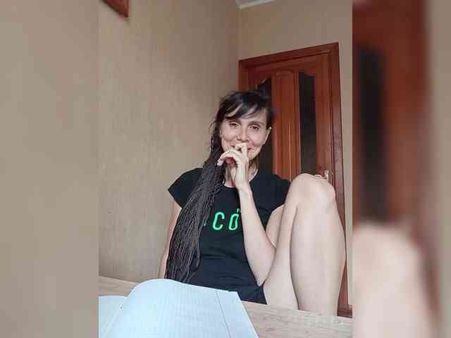 Hellenalonenochka webcam