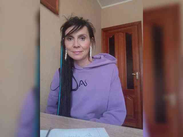 Hellenalonenochka webcam