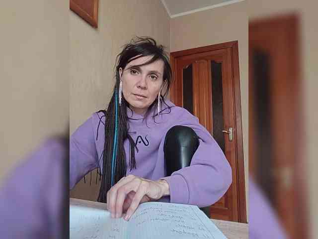 Hellenalonenochka webcam