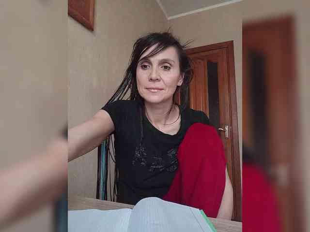 Hellenalonenochka webcam