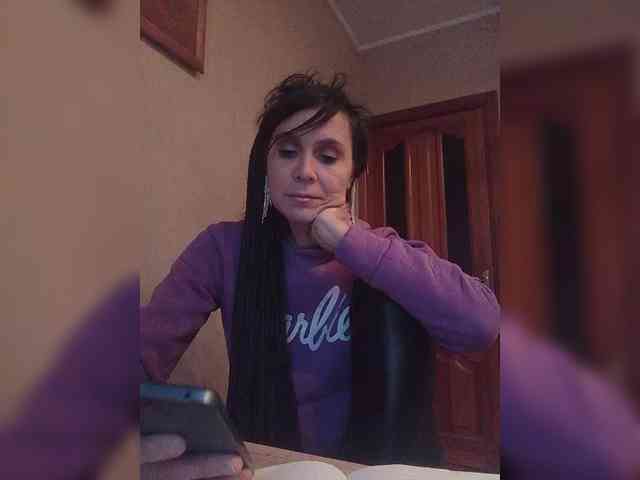 Hellenalonenochka webcam