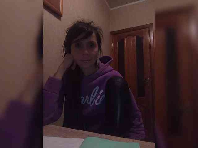 Hellenalonenochka webcam