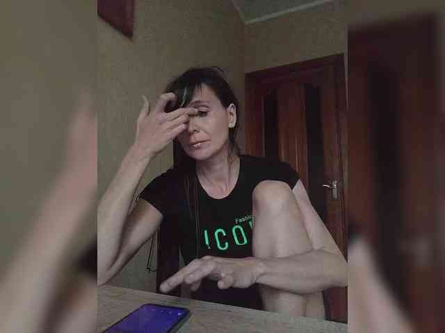 Hellenalonenochka webcam