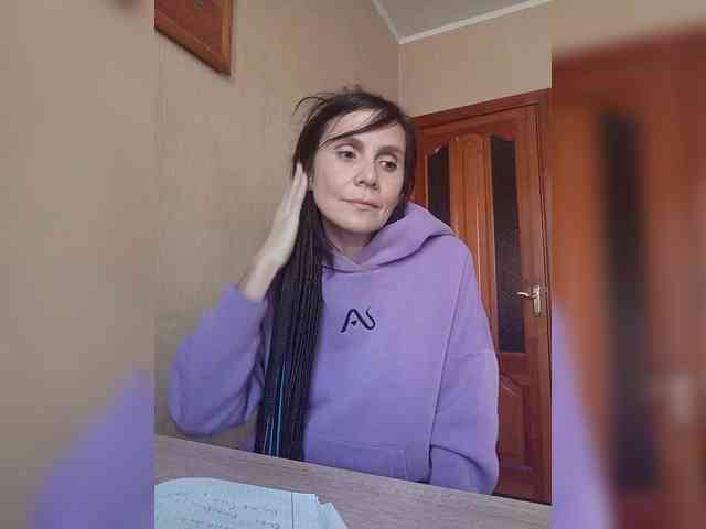 Hellenalonenochka webcam