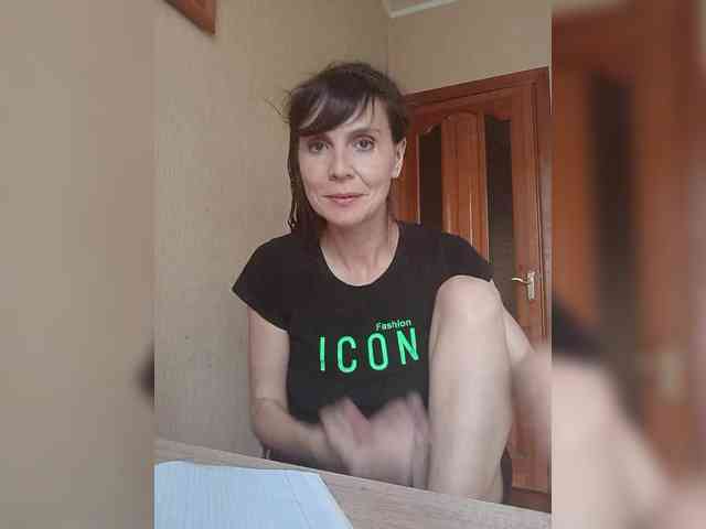 Hellenalonenochka webcam