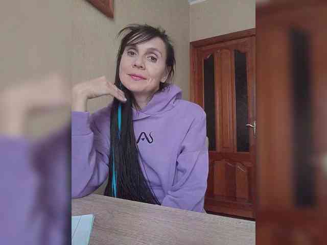 Hellenalonenochka webcam