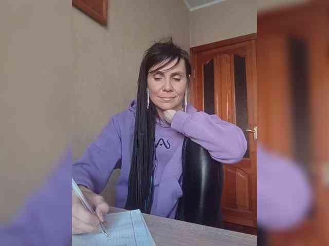 Hellenalonenochka webcam