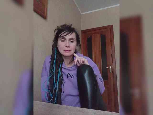 Hellenalonenochka webcam