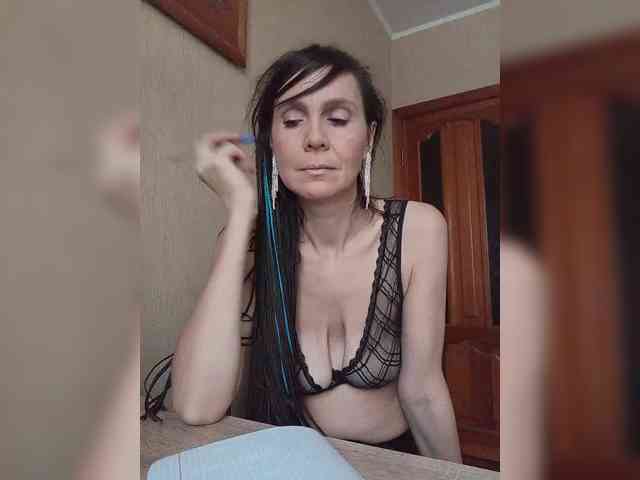 Hellenalonenochka webcam