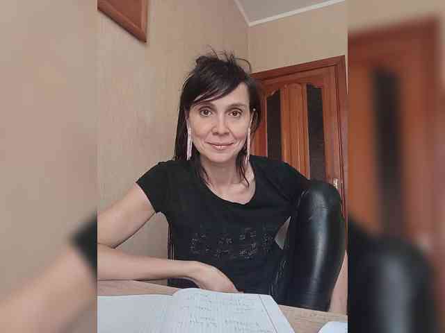 Hellenalonenochka webcam