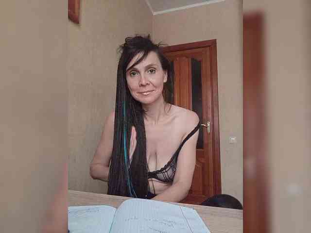 Hellenalonenochka webcam