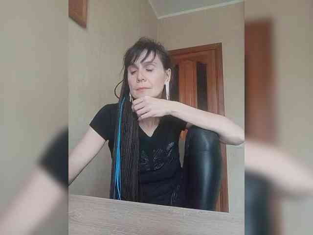 Hellenalonenochka webcam