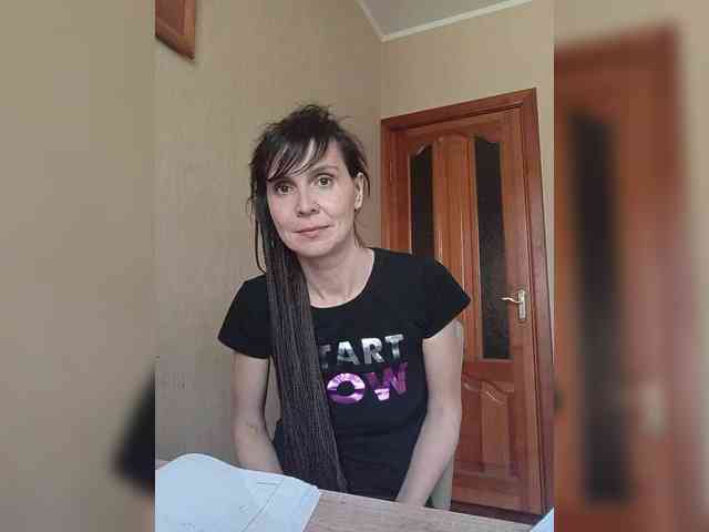 Hellenalonenochka webcam