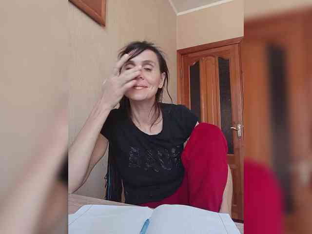 Hellenalonenochka webcam