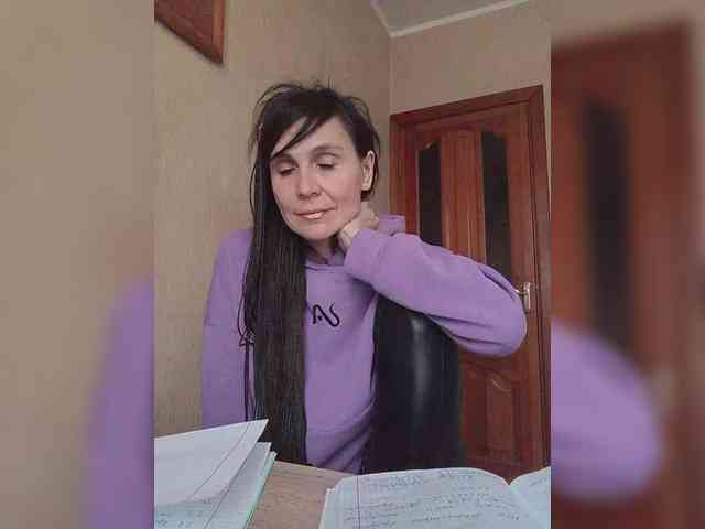 Hellenalonenochka webcam