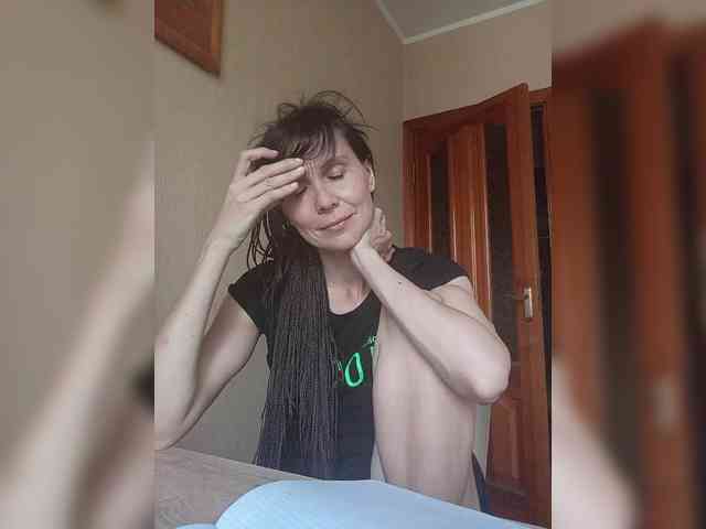Hellenalonenochka webcam