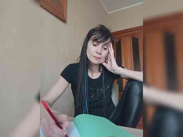 Hellenalonenochka webcam