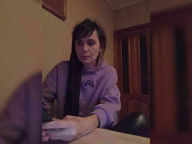 Hellenalonenochka webcam