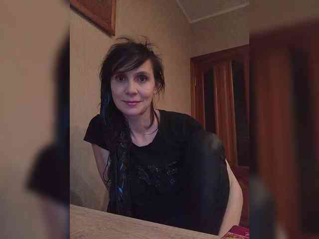 Hellenalonenochka webcam