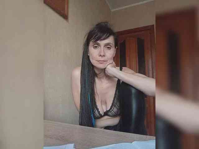 Hellenalonenochka webcam