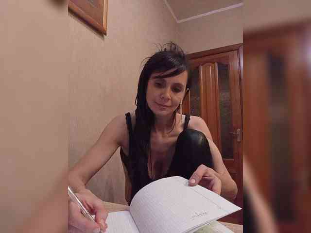 Hellenalonenochka webcam