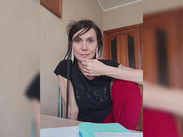 Hellenalonenochka webcam