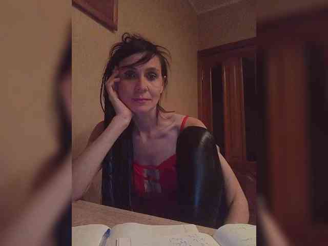 Hellenalonenochka webcam