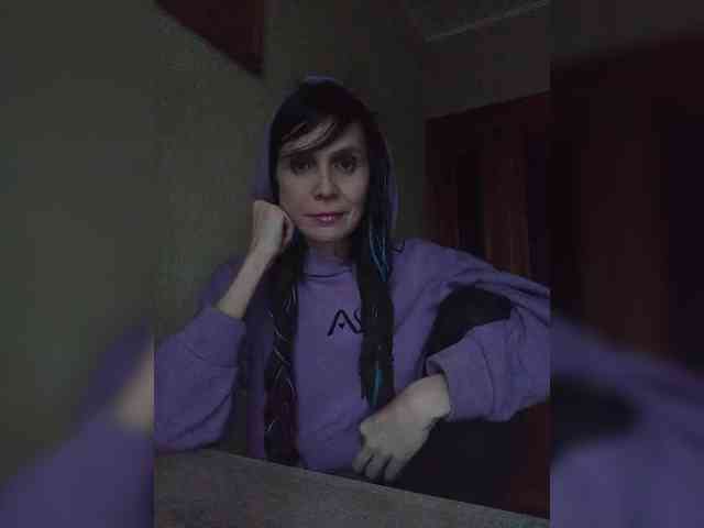 Hellenalonenochka webcam