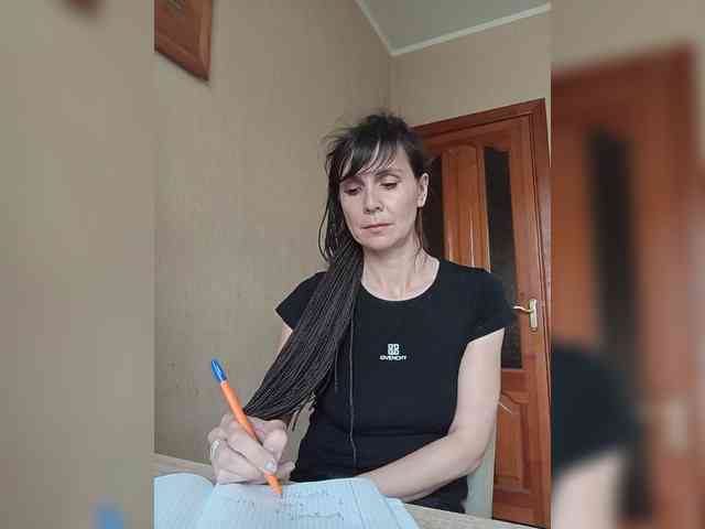 Hellenalonenochka webcam