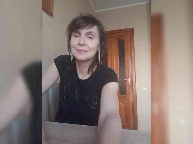 Hellenalonenochka webcam