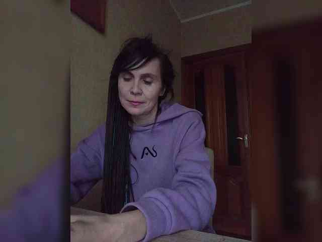 Hellenalonenochka webcam