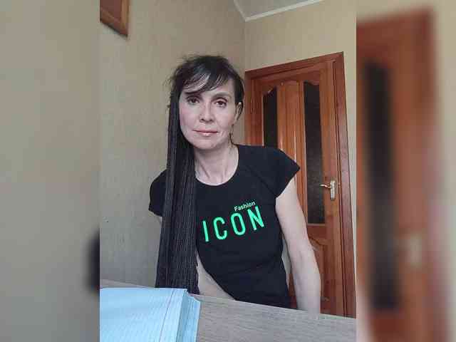 Hellenalonenochka webcam
