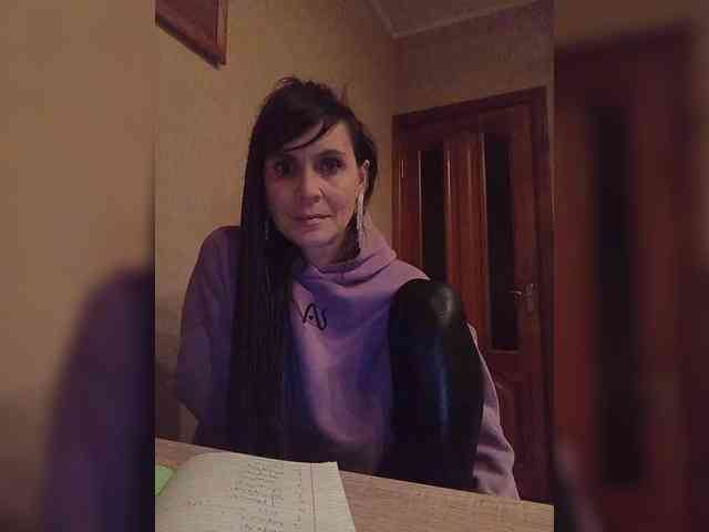 Hellenalonenochka webcam