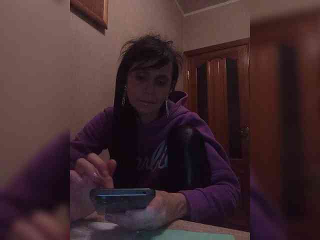 Hellenalonenochka webcam