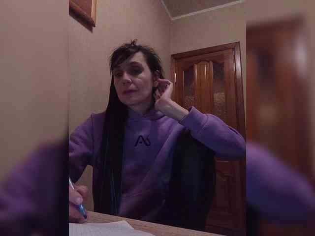 Hellenalonenochka webcam