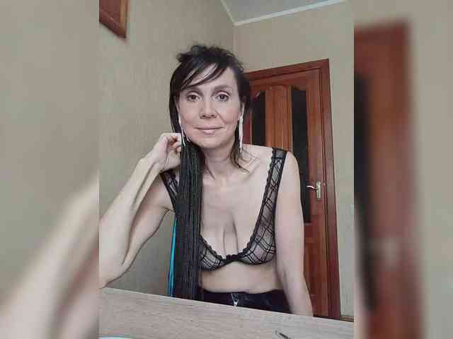 Hellenalonenochka webcam