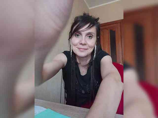 Hellenalonenochka webcam