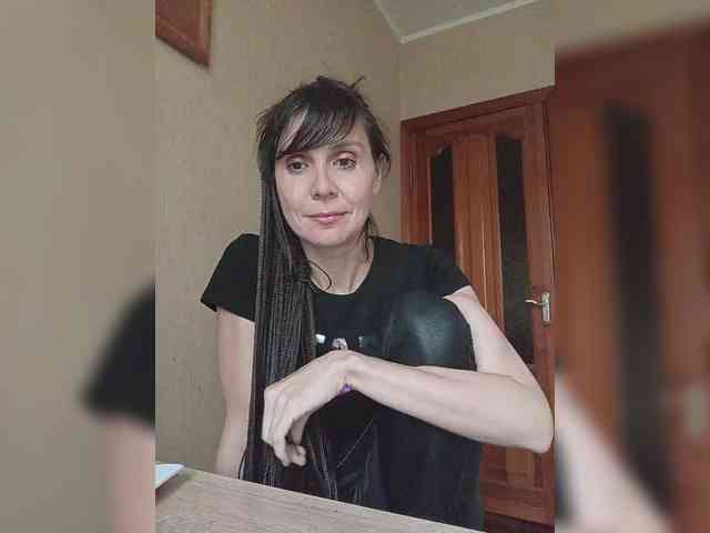 Hellenalonenochka webcam