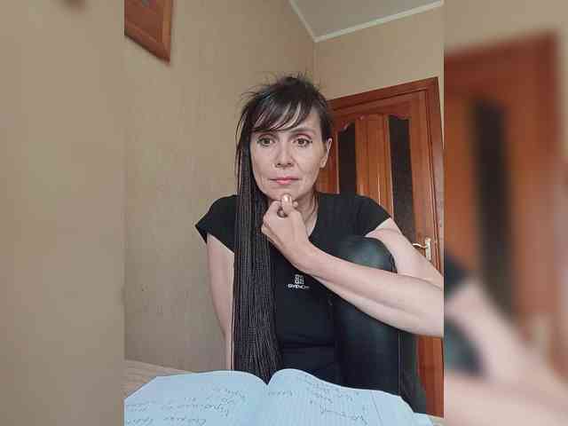 Hellenalonenochka webcam