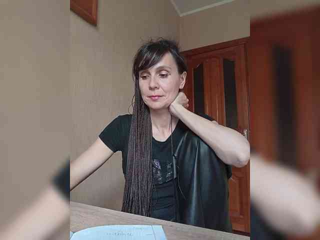 Hellenalonenochka webcam