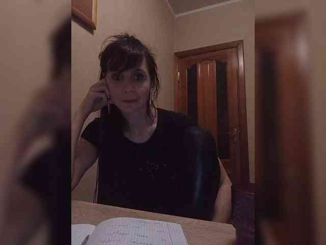 Hellenalonenochka webcam