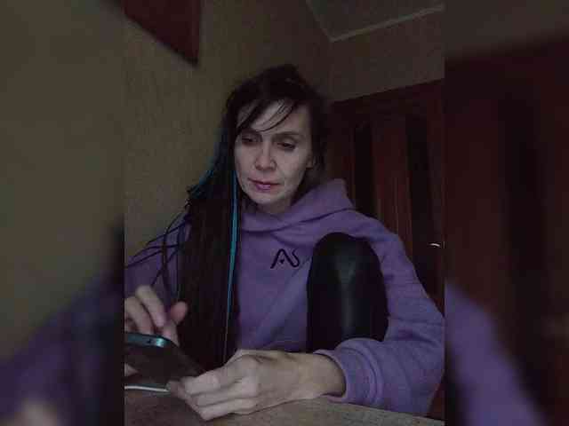 Hellenalonenochka webcam