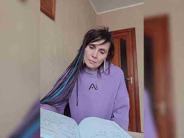 Hellenalonenochka webcam