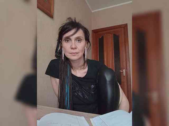 Hellenalonenochka webcam