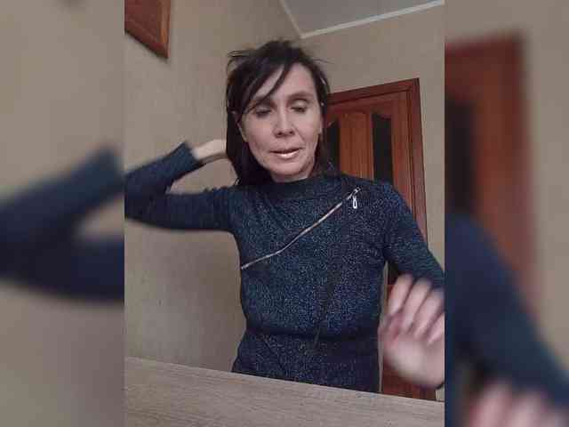 Hellenalonenochka webcam