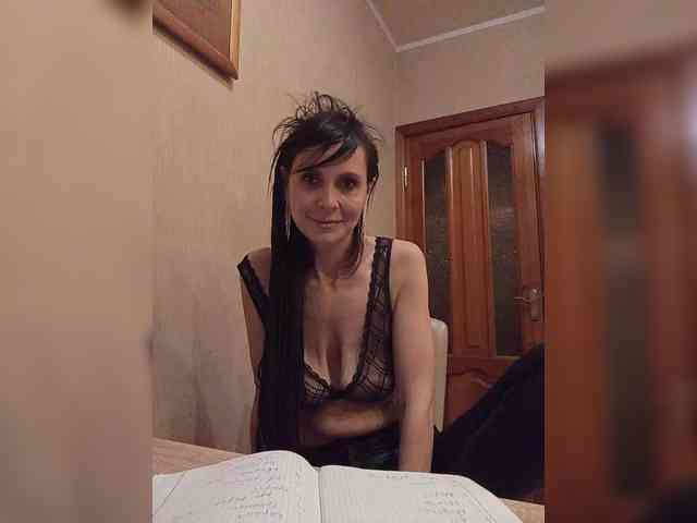 Hellenalonenochka webcam